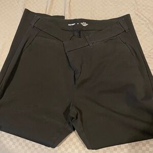 Black Old Navy High-Rise Pixie Skinny pants